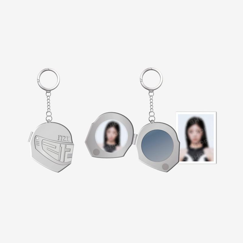 LOCKET PENDANT KEYRING - 3RD WORLD TOUR [TUNNEL VISION] | FANS SHOP